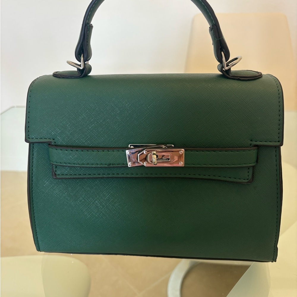 Elegant Green Handbag Also Strap For Crossbody ❤️❤️
